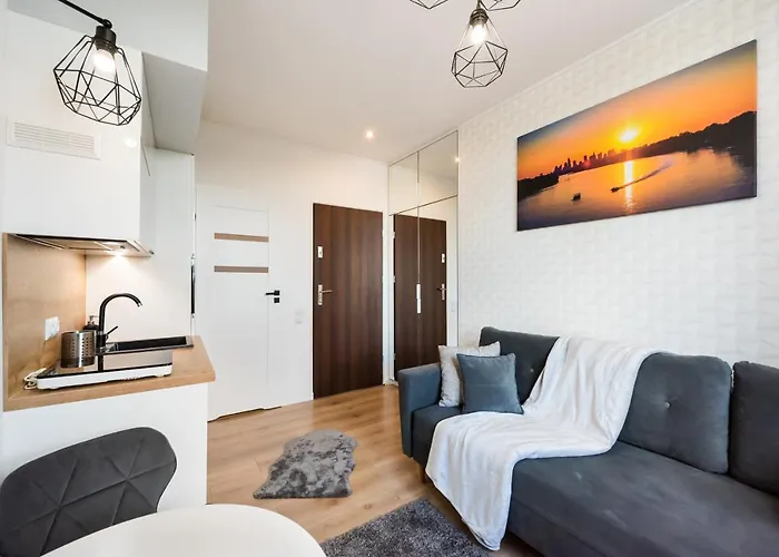 Centre High Floor View By Bookinghost