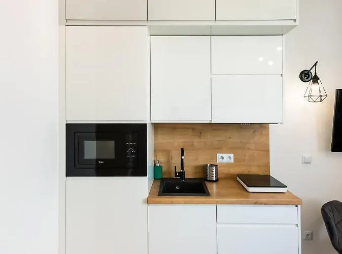 Centre High Floor View By Bookinghost شقة