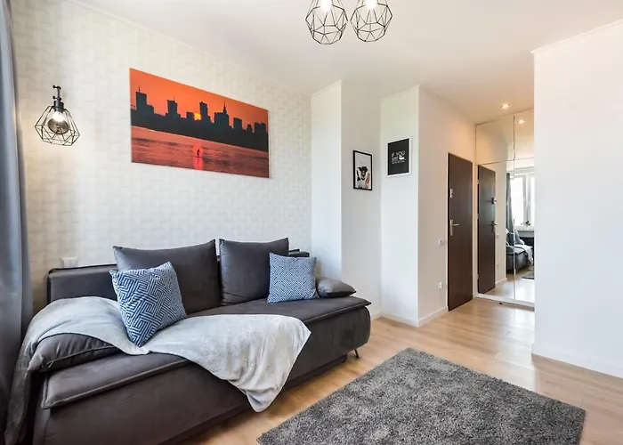 Centre High Floor View By Bookinghost *