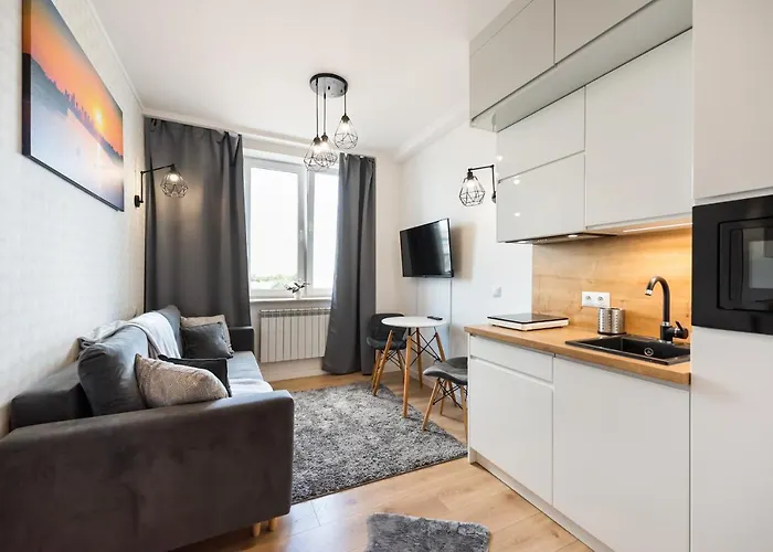 Centre High Floor View By Bookinghost *