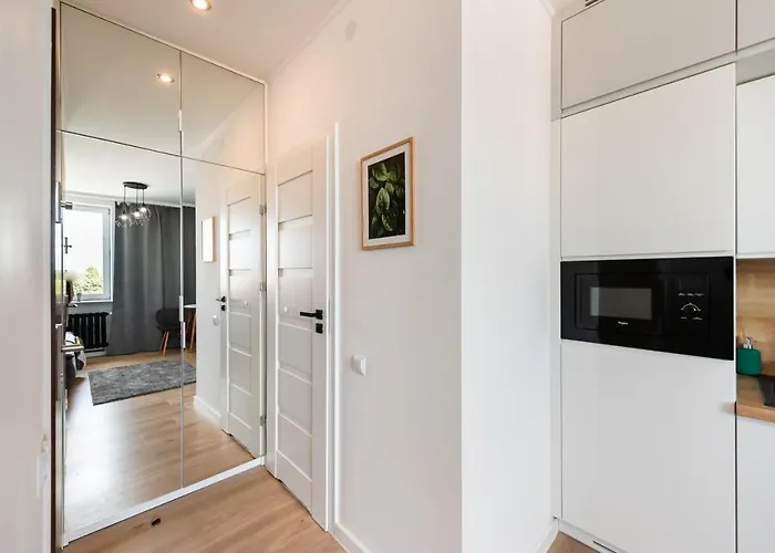 Centre High Floor View By Bookinghost شقة وارسو