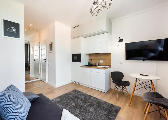 Centre High Floor View By Bookinghost