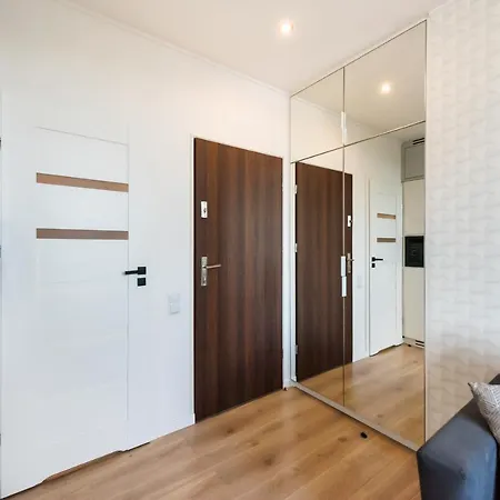 Apartment Centre High Floor View *
