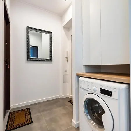 Apartman Centre High Floor View By Bookinghost