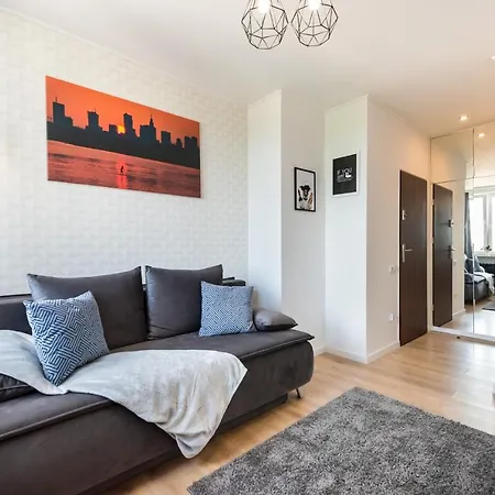 Centre High Floor View By Bookinghost *