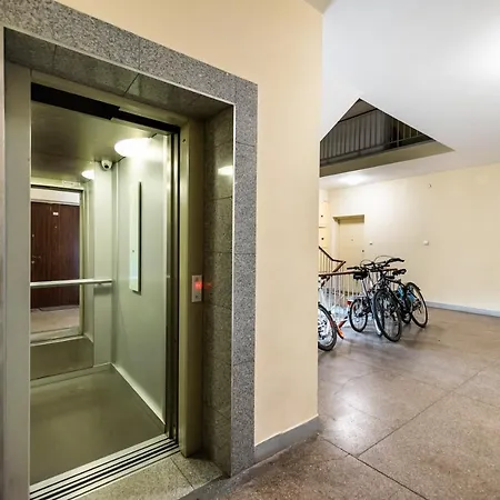 Centre High Floor View