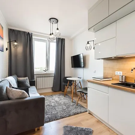 Centre High Floor View By Bookinghost *